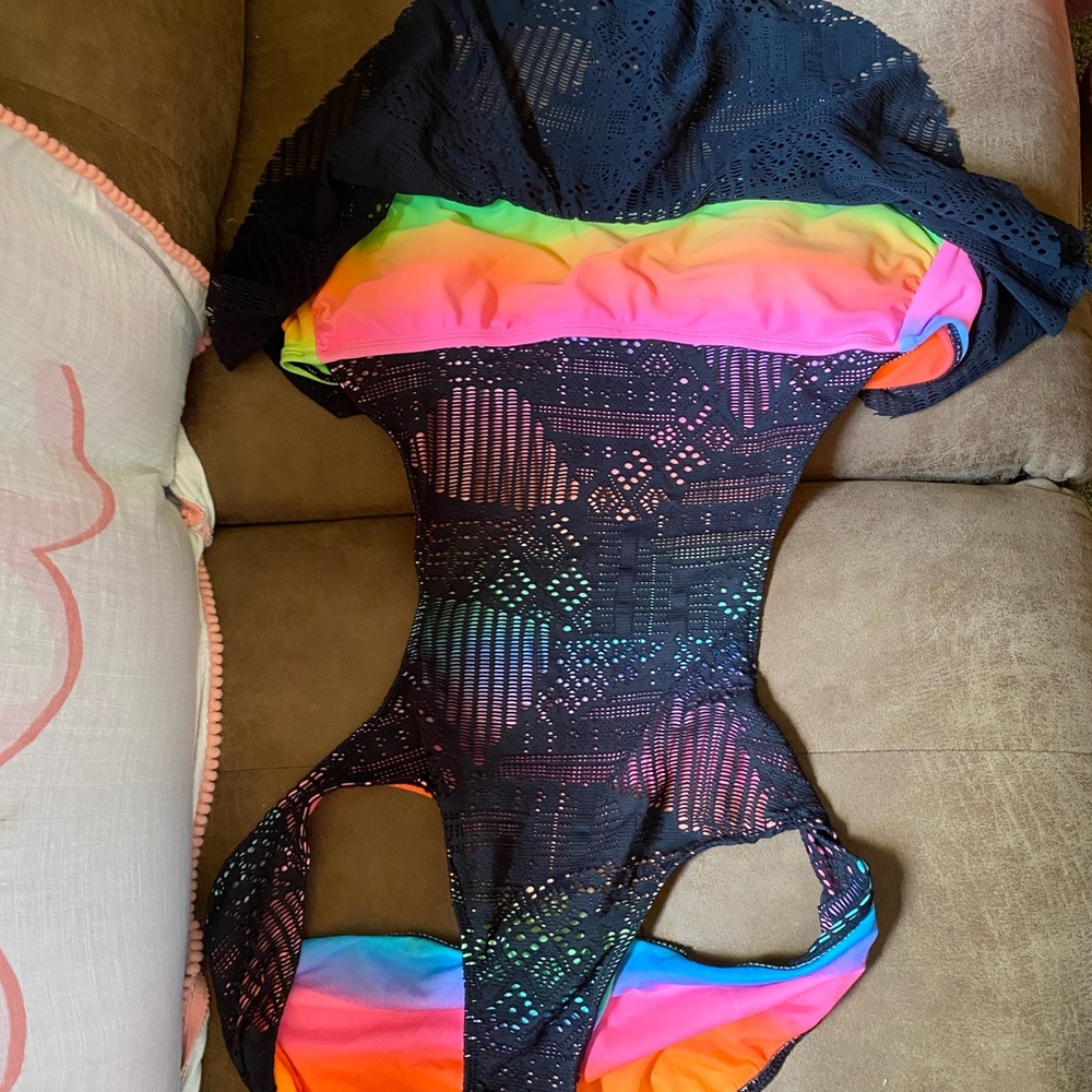 One Piece Bathing Suit - Picture 3 of 8